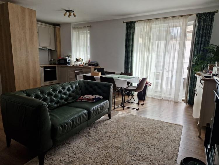 Apartament cu 3 camere semidecomandat, mobilat în Florești — fotografia 1