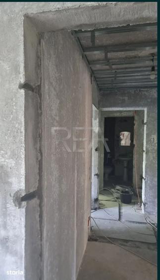 Apartament cu 4 camere decomandat în Giurgiului