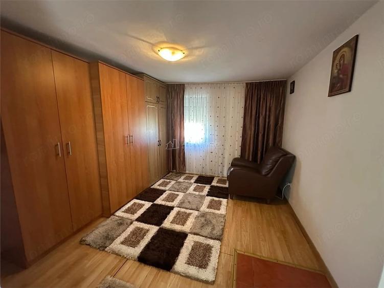 Casă cu 5 camere cu Teren 1500 Mp în Doclin
