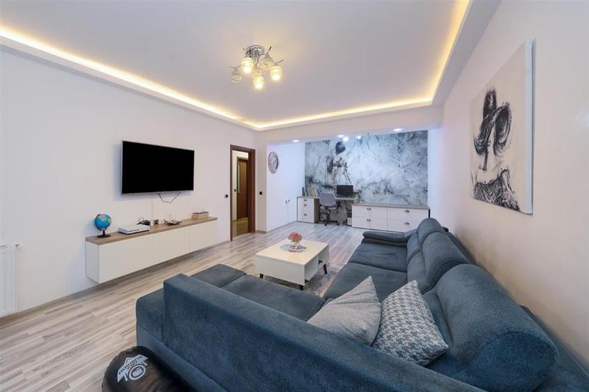 Apartament cu 2 camere decomandat, mobilat în Tractorul — fotografia 3