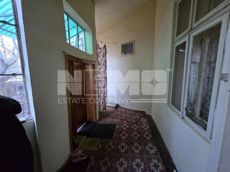 Casă individuală cu 6 camere cu Canalizare în Central