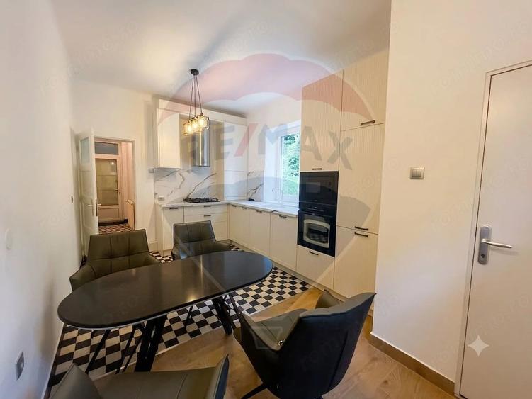 Apartament cu 2 camere decomandat în Centrul Istoric
