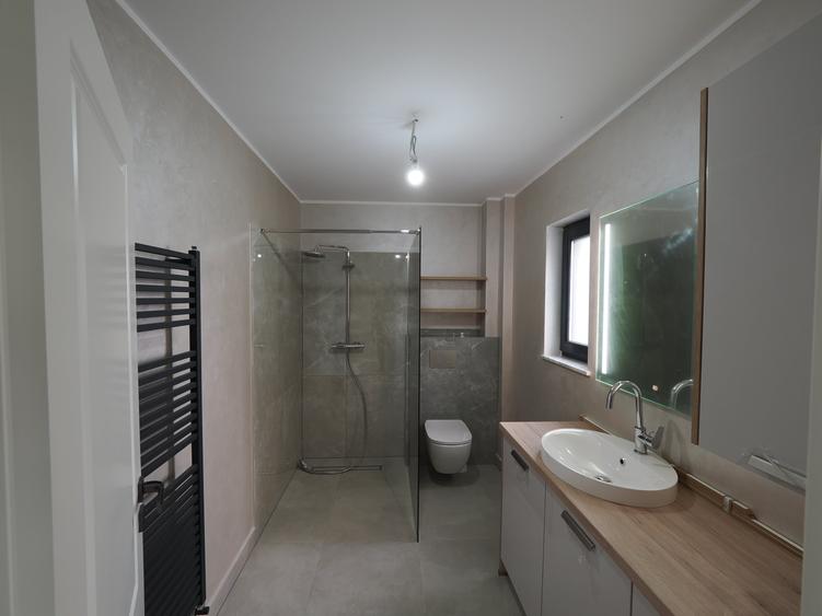 Casă individuală cu 6 camere cu Canalizare în Ghimbav
