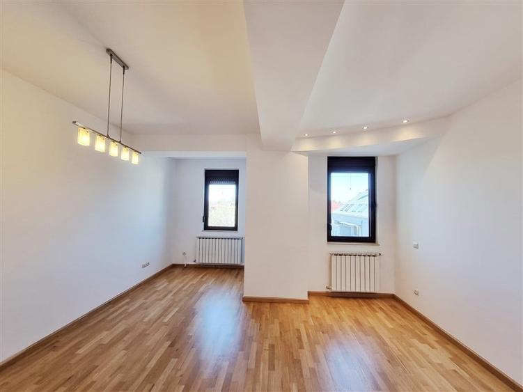 Unfurnished 3-Bedroom Apartment | Arch of Triumph - Kiseleff | Garage & Storage - 9