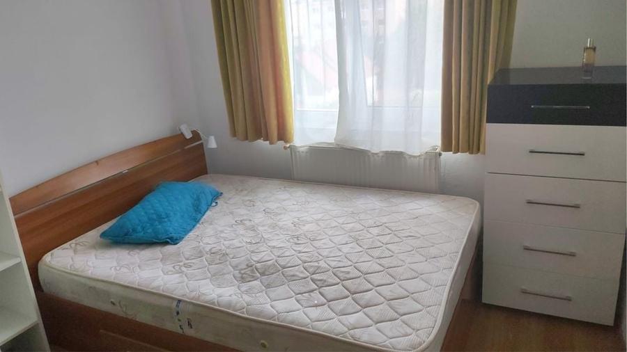 Apartament cu 3 camere decomandat în Bartolomeu
