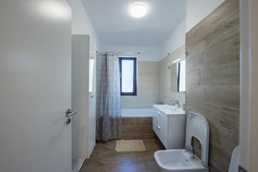 Apartament cu 2 camere semidecomandat în Dumbrăvița