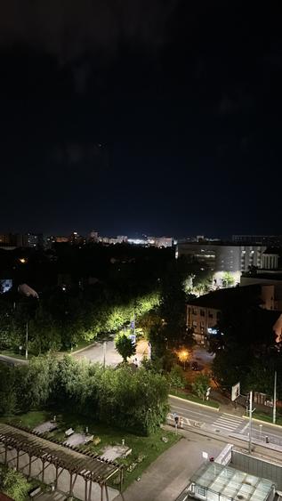 Apartament cu 3 camere semidecomandat în Decebal