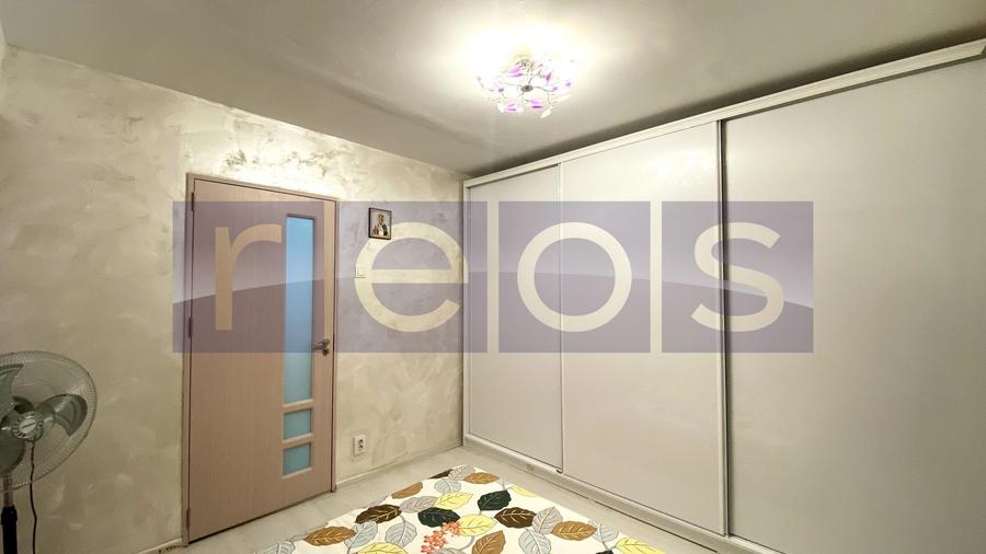 Apartament cu 3 camere decomandat în Drumul Sării