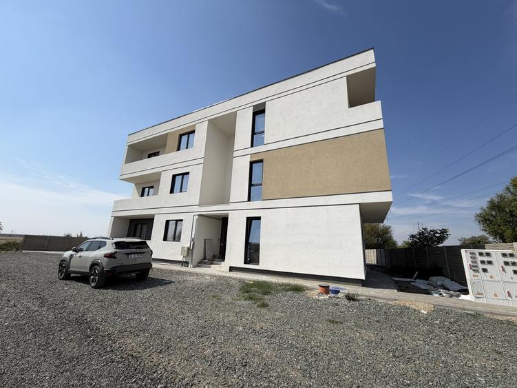 Apartament cu 2 camere decomandat în Giroc