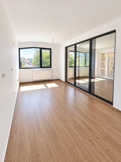 Apartament cu 3 camere decomandat în 1 Mai
