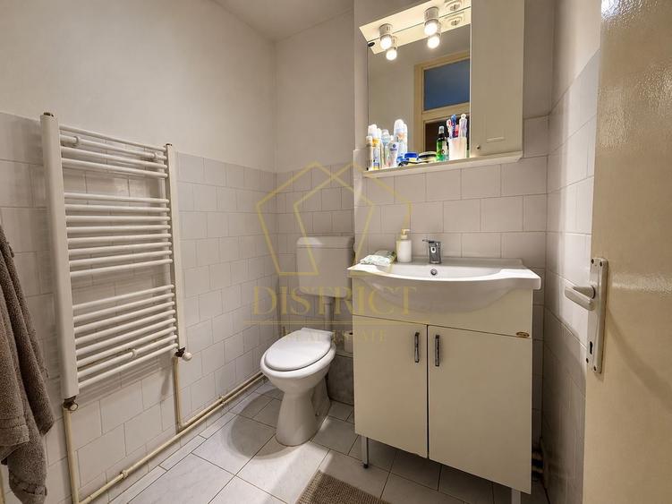 Apartament cu 3 camere decomandat, mobilat în Girocului