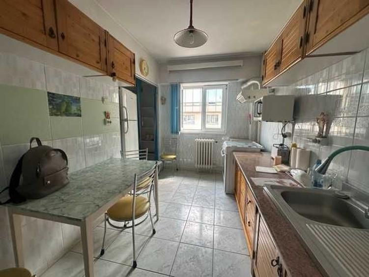 Apartament cu 2 camere semidecomandat în Universitate