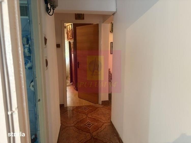 Apartament cu 3 camere decomandat în Drumul Sării