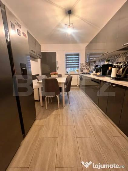 Apartament cu 4 camere decomandat în Central