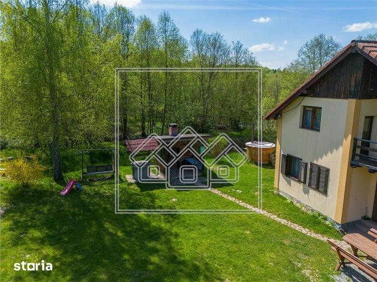 Casă cu 5 camere cu Teren 3400 Mp în Porumbacu de Jos
