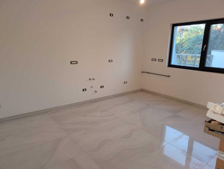 Casă cu 4 camere în Subcetate