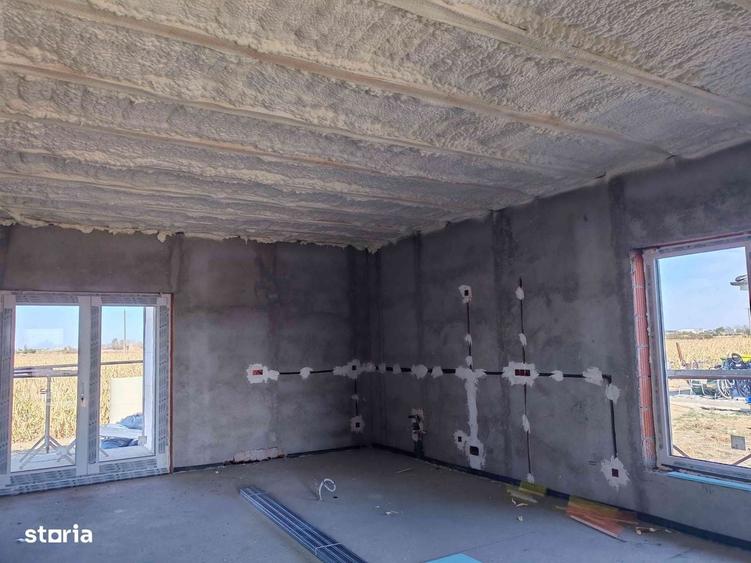 Casă cu 4 camere cu Teren 500 Mp în Central