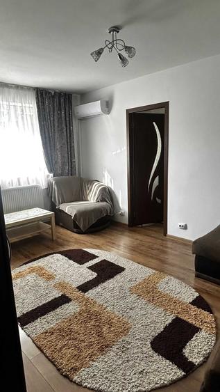 Apartament cu 2 camere semidecomandat în Micro 6