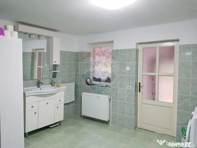 Casă cu 6 camere cu Teren 1453 Mp în Mâsca