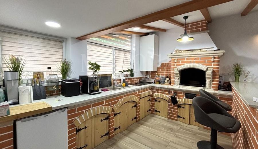 Duplex cu 14 camere cu Canalizare în Someșeni