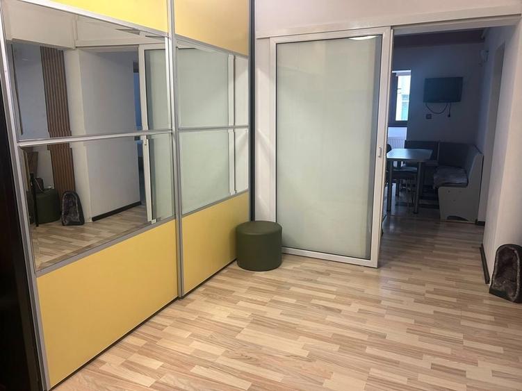 Apartament cu 3 camere decomandat în Alexandru cel Bun