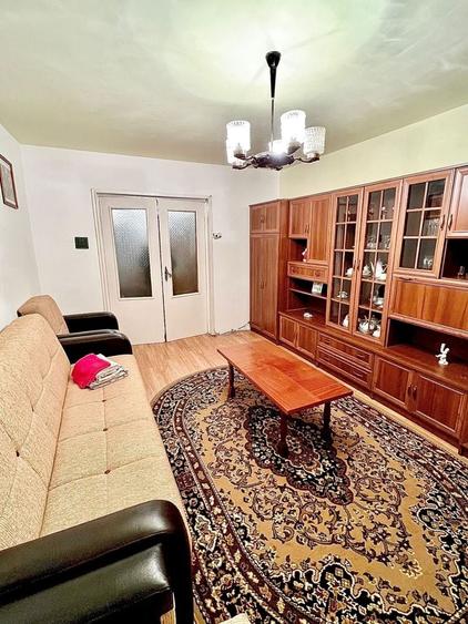 Apartament cu 2 camere decomandat în Infrățirii