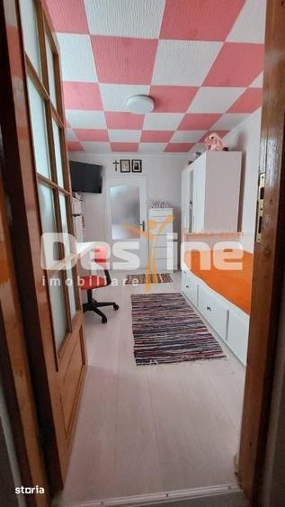 Casă cu 5 camere cu Teren 180 Mp în Republicii