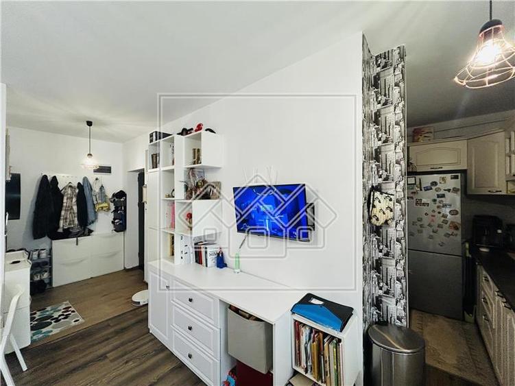 Apartament cu 3 camere nedecomandat în Șelimbăr