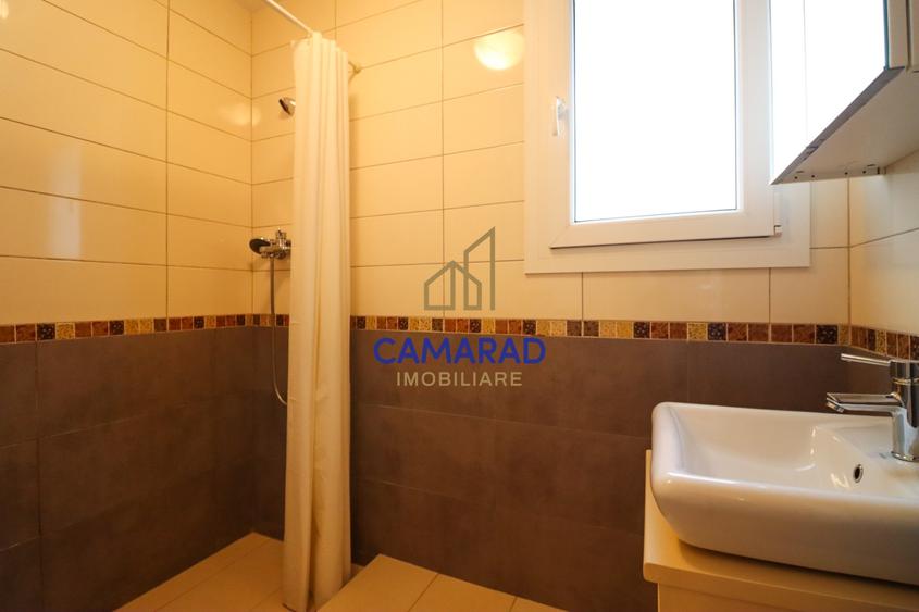 Casă cu 3 camere cu Canalizare în Tunari