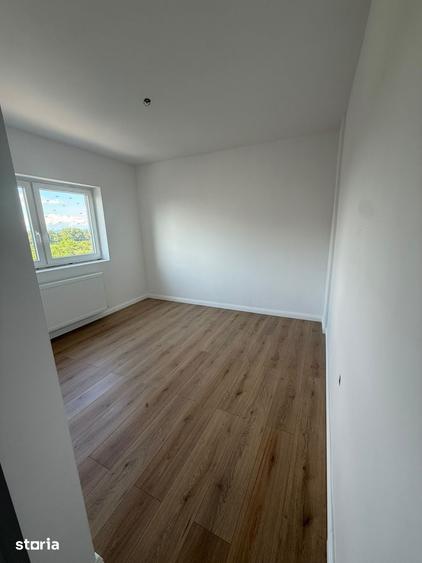 Apartament cu 3 camere în Micro 17