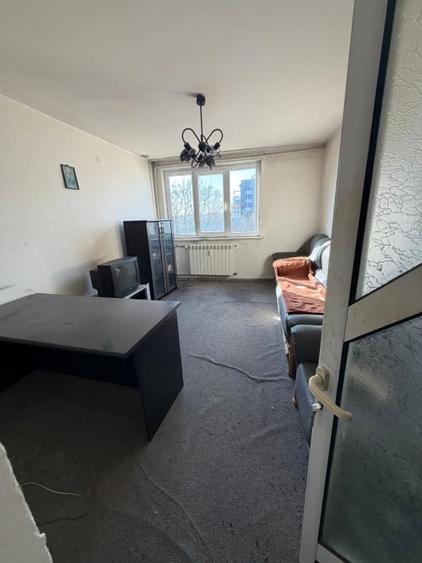 Apartament cu 3 camere decomandat, mobilat în Calea București