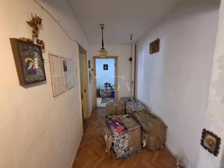 Apartament cu 2 camere decomandat în Drumul Taberei