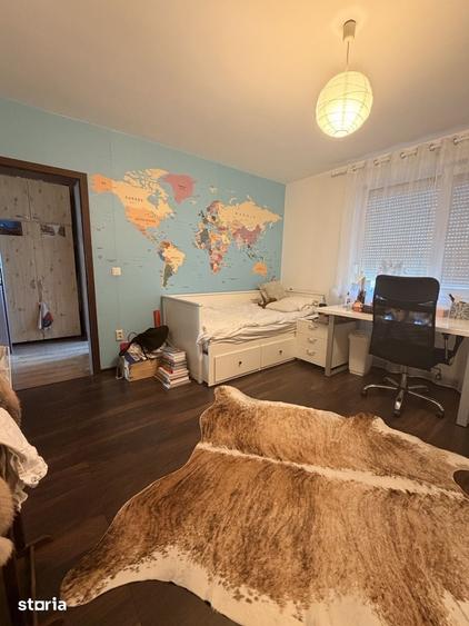 Apartament cu 4 camere semidecomandat în Ghiroda