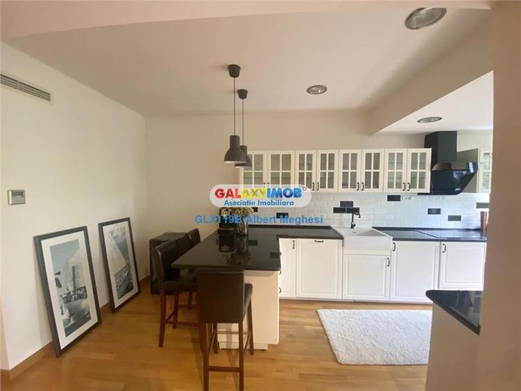 Apartament cu 5 camere semidecomandat în Herăstrău