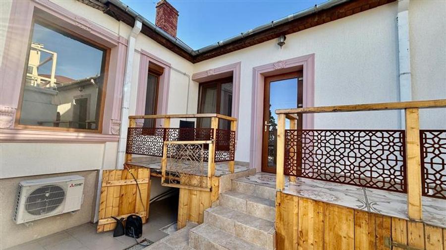 Vila  de vanzare  Copou, - 2