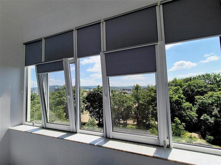 Apartament cu 3 camere semidecomandat în Tătărași