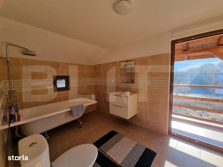 Casă cu 4 camere cu Teren 6300 Mp în Central