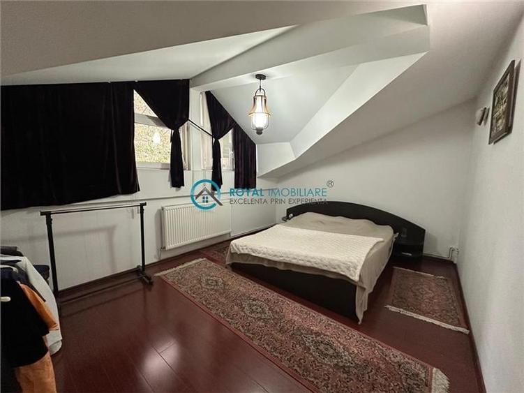 Apartament cu 3 camere decomandat, mobilat în Republicii