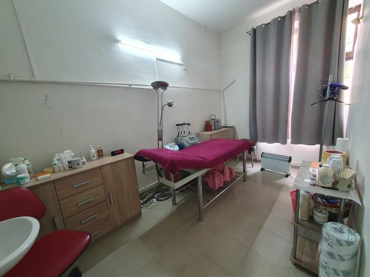 Spațiu comercial, de 70 mp, în P-ța Unirii