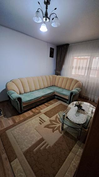 Apartament cu 2 camere semidecomandat în Energiei