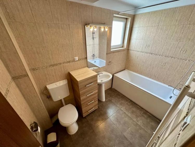 Apartament cu 2 camere semidecomandat, mobilat în Florești