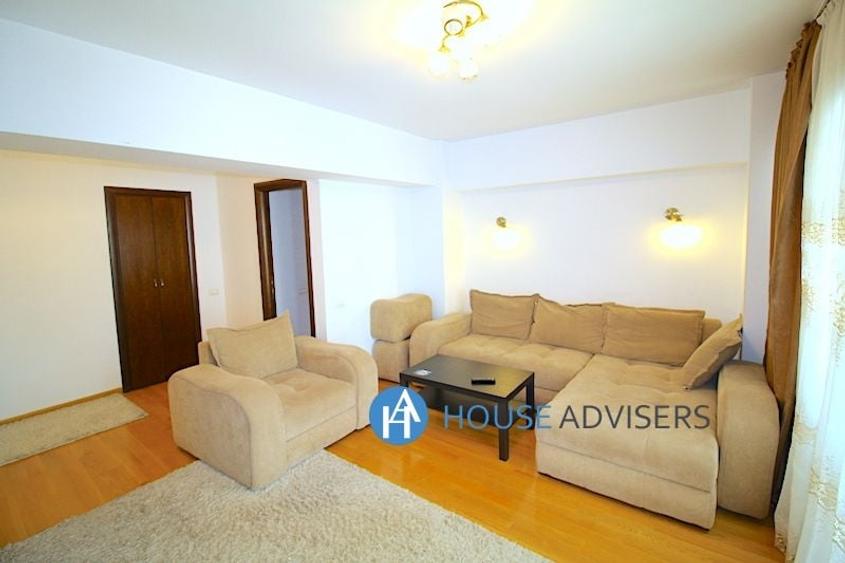 Apartament cu 3 camere, mobilat în Universitate