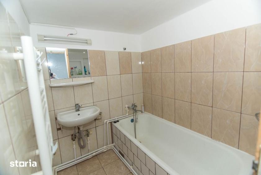 Casă cu 3 camere cu Teren 1000 Mp în Mihăești