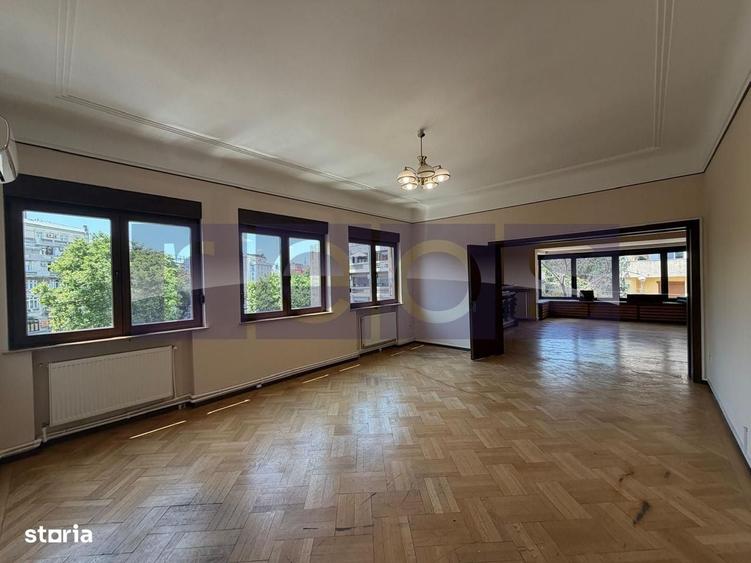 Spațiu comercial, de 221 mp, în Romană