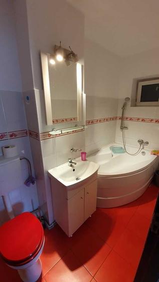 Apartament cu 2 camere decomandat, mobilat în Est