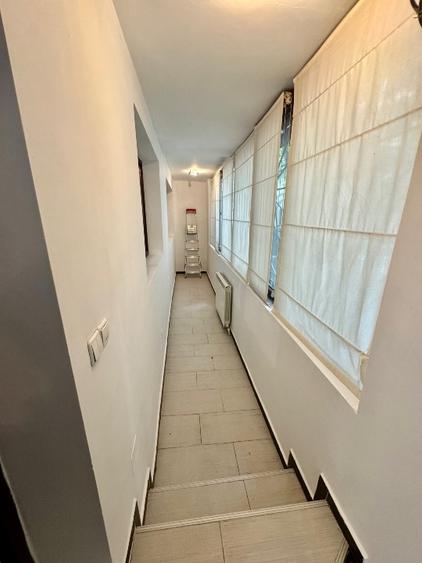 Apartament cu 3 camere decomandat, mobilat în Tei