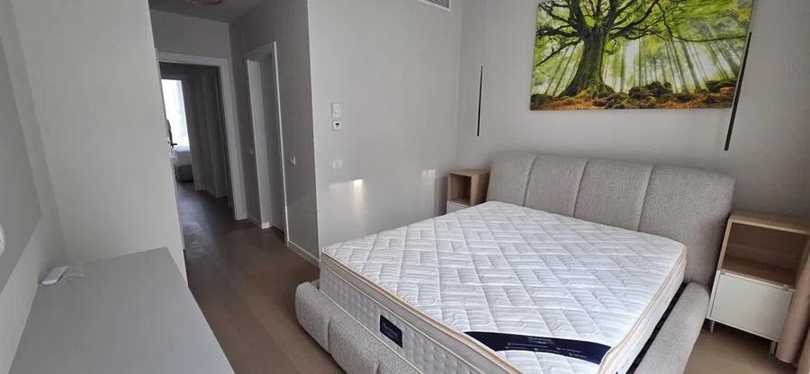Apartament cu 3 camere semidecomandat, mobilat în Pipera
