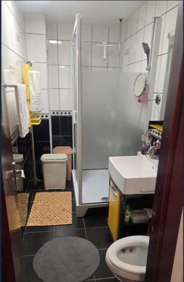 Apartament cu 2 camere decomandat în Rahova