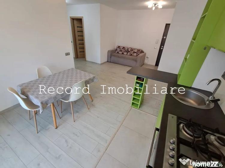 Apartament cu 3 camere semidecomandat în Mărăști