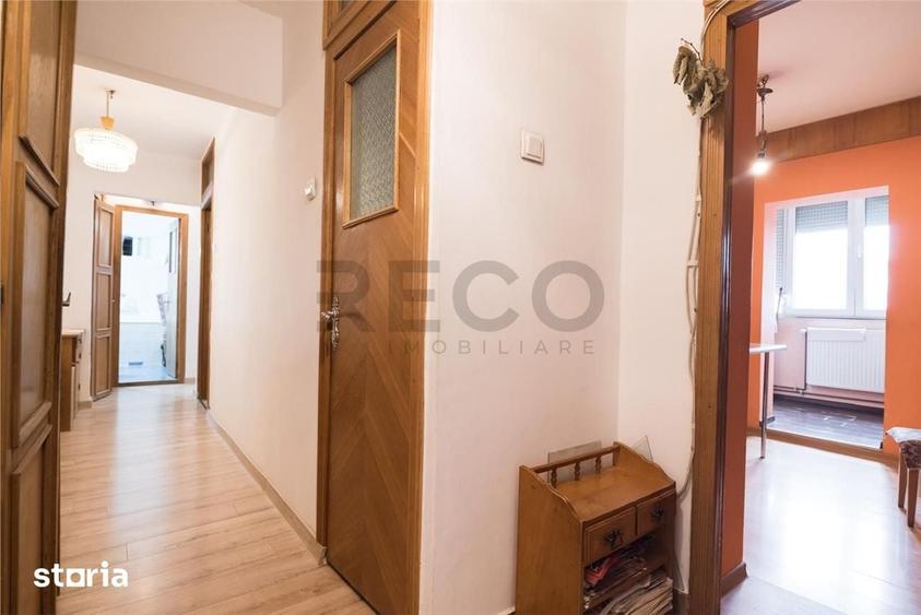 Apartament cu 3 camere decomandat în Cantemir